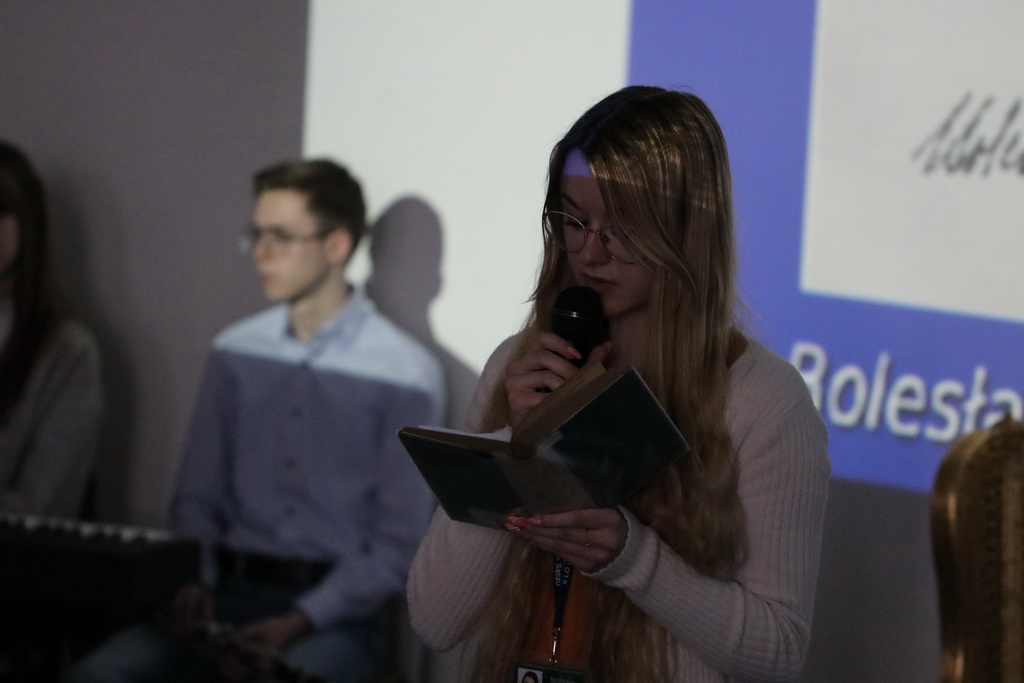 Zdjęcie swiatowy_dzien_poezji_2023_257c063032-6dde-4a63-86fd-3b01a97408c1.jpg w galerii Światowy Dzień Poezji